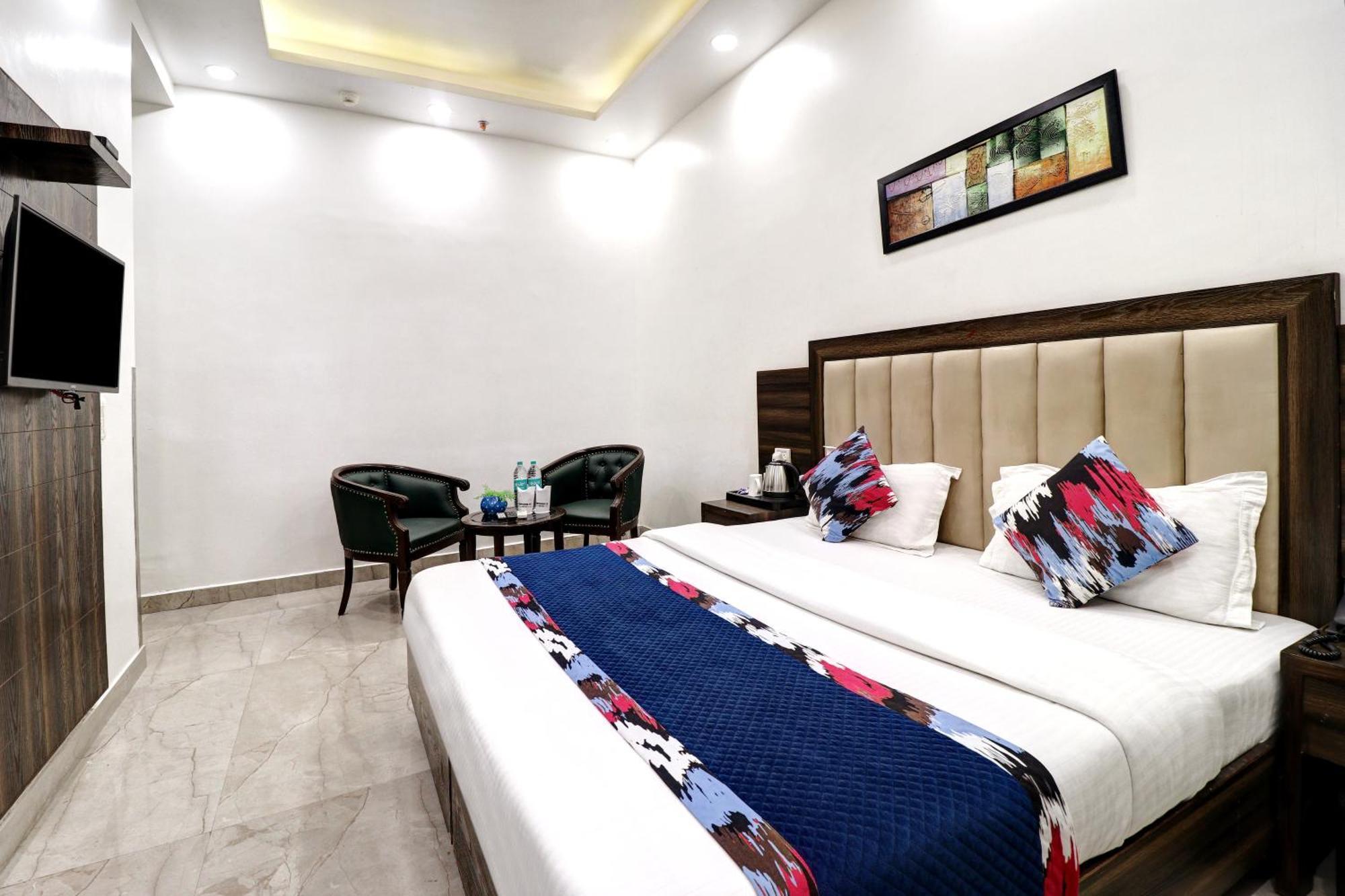 hotel emporio deluxe Nueva Delhi Exterior foto