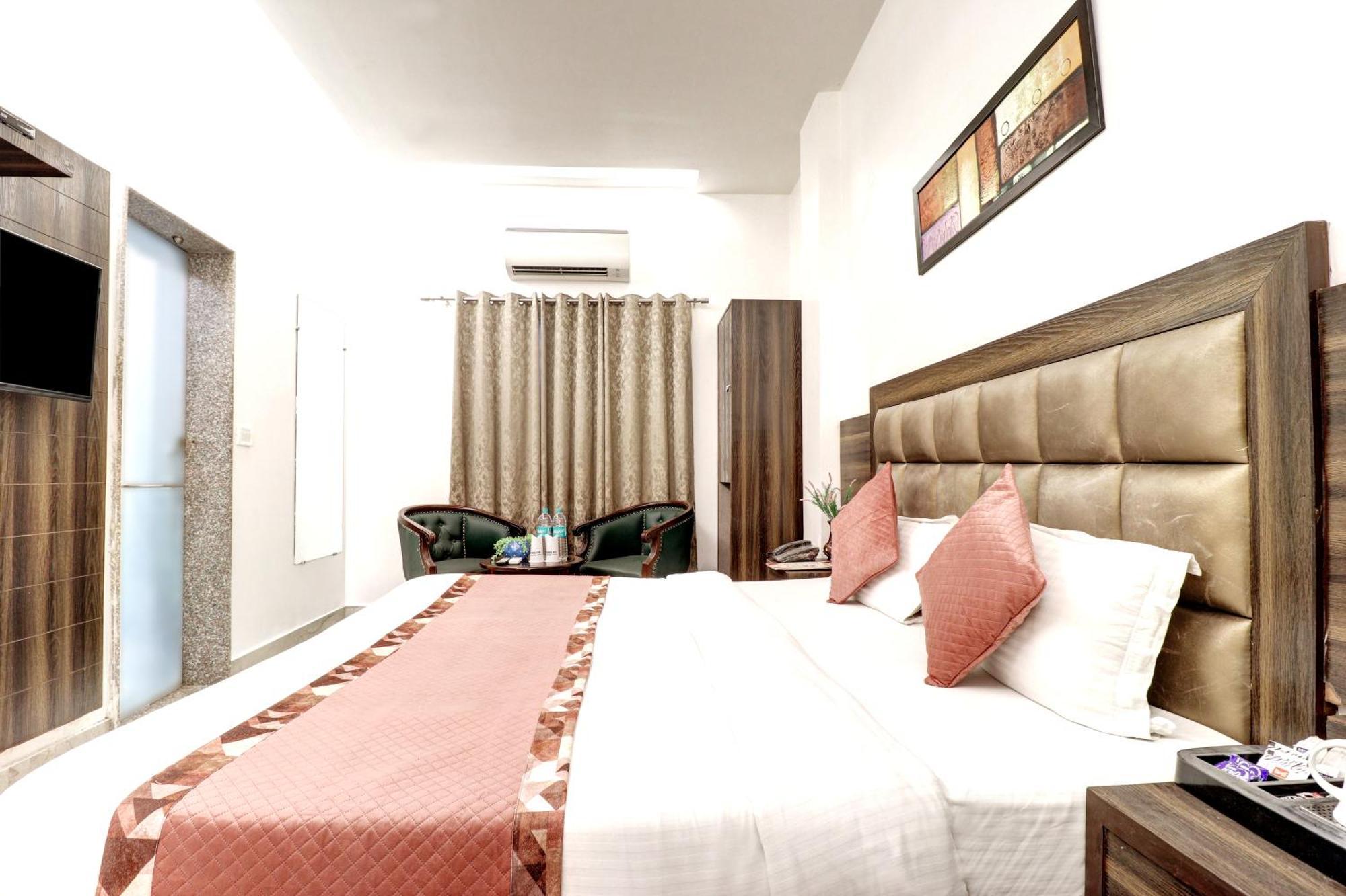 hotel emporio deluxe Nueva Delhi Exterior foto