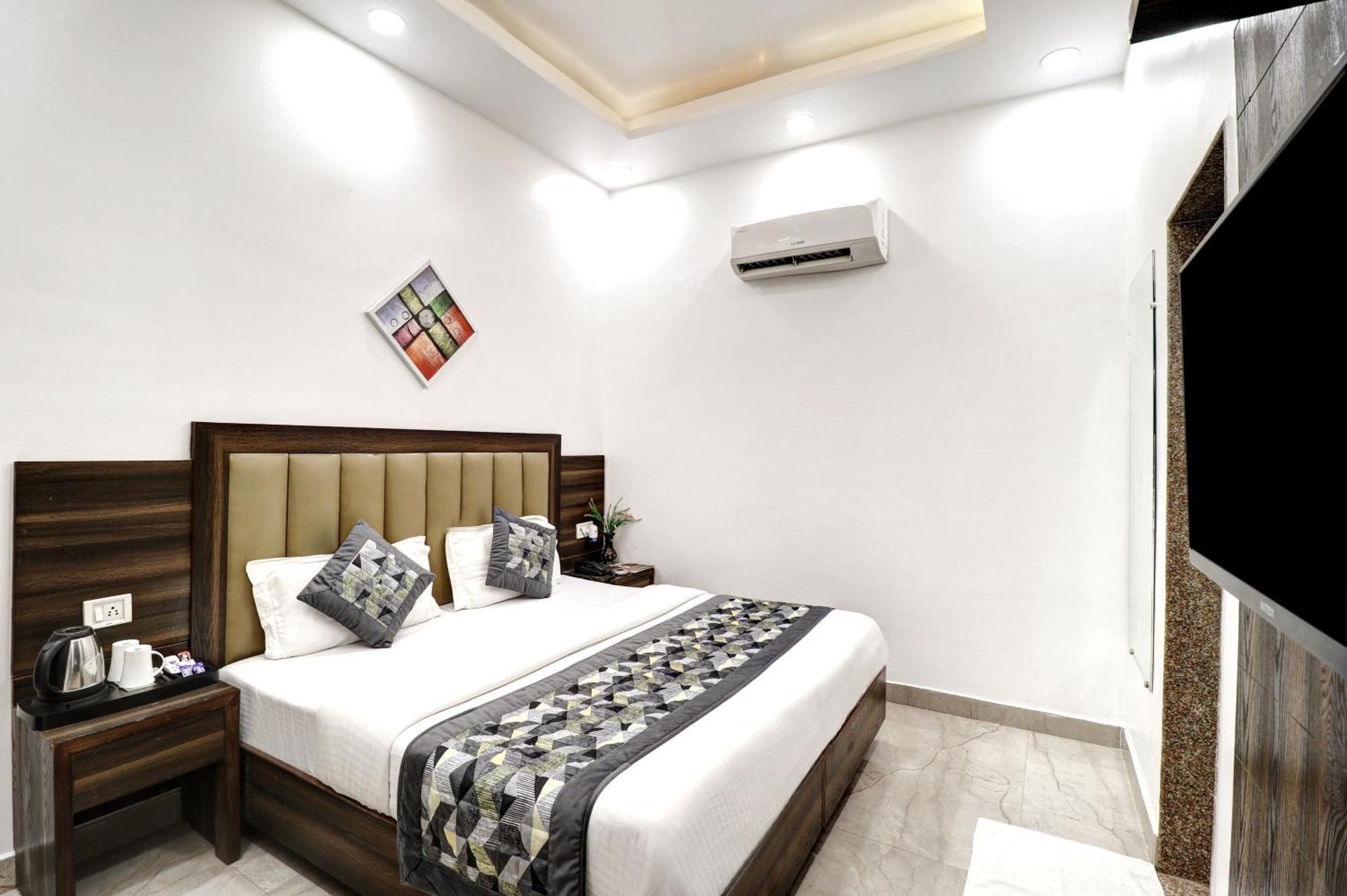 hotel emporio deluxe Nueva Delhi Exterior foto