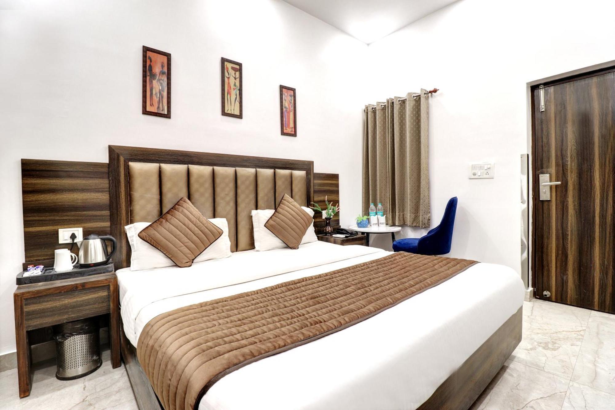 hotel emporio deluxe Nueva Delhi Exterior foto